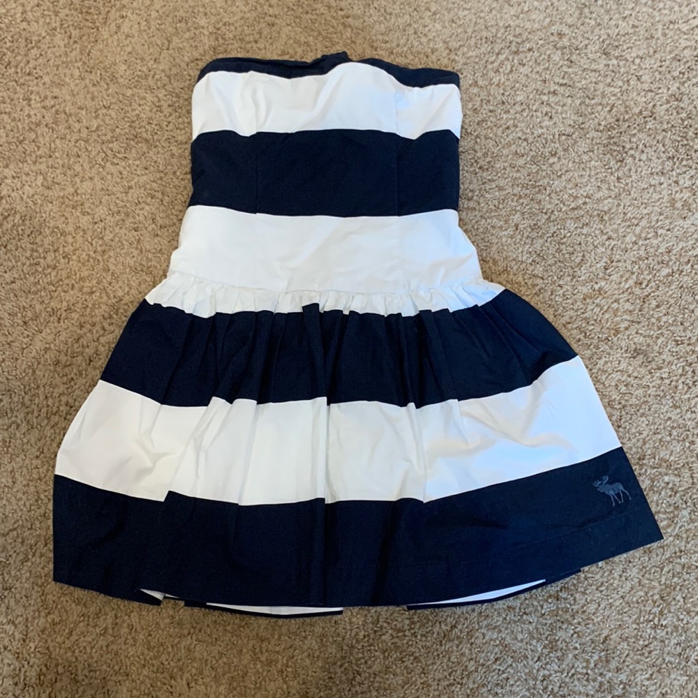 Abercrombie navy and white striped dress. Size L